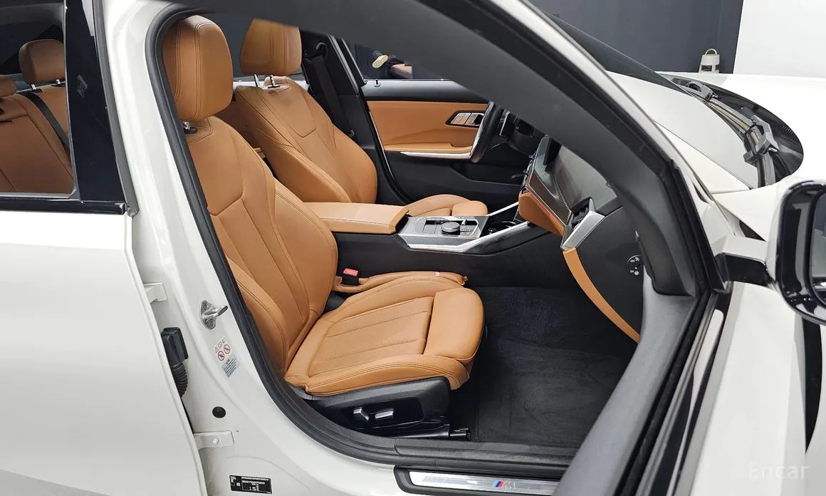 Photo 12 - BMW 3 Series