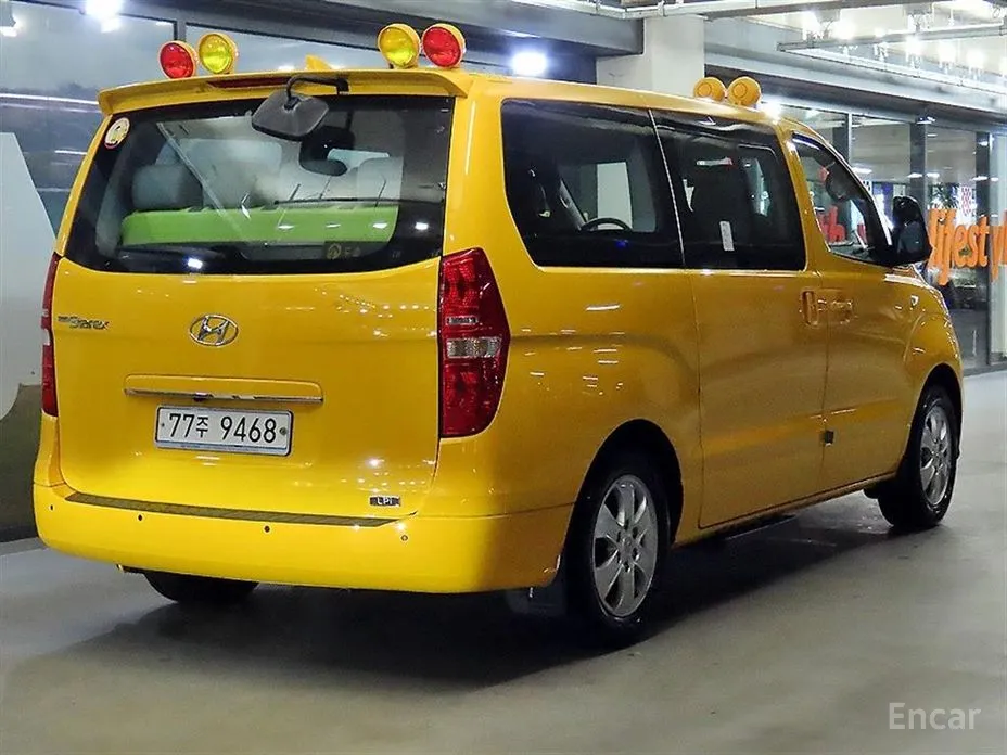 Фото 4 - Hyundai Starex