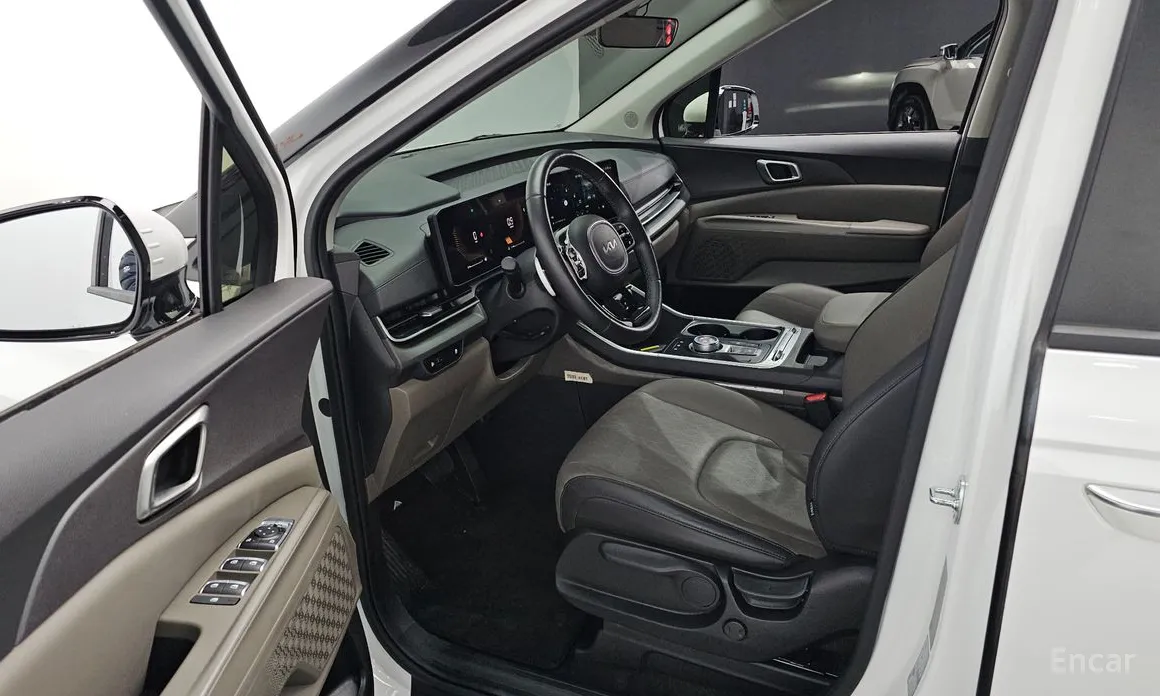 Фото 11 - Kia Carnival