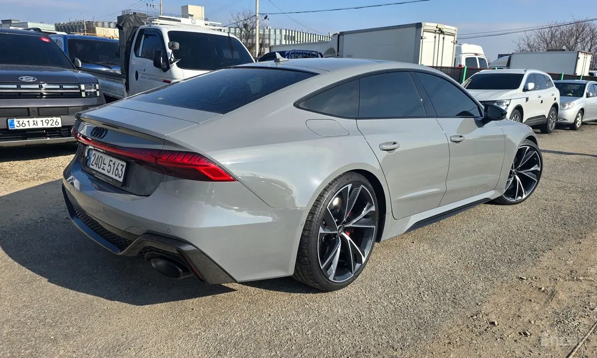 Фото 4 - Audi RS 7