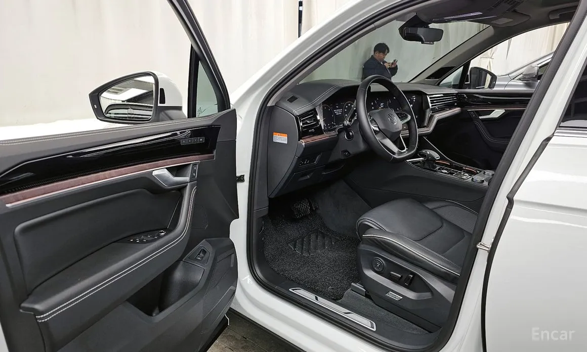 Фото 10 - Volkswagen Touareg