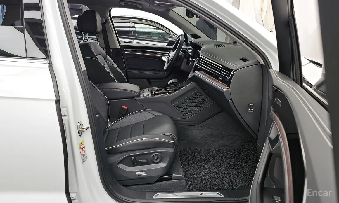 Фото 11 - Volkswagen Touareg