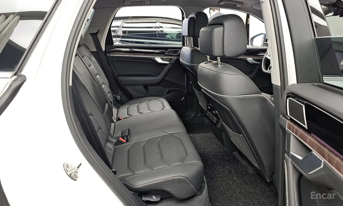 Фото 12 - Volkswagen Touareg