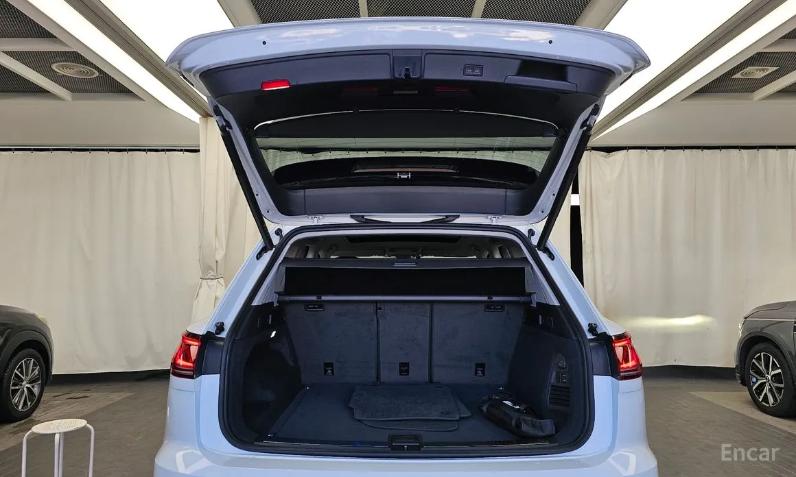 Фото 20 - Volkswagen Touareg