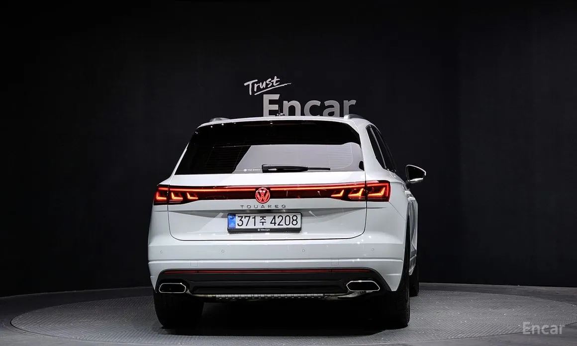 Фото 4 - Volkswagen Touareg