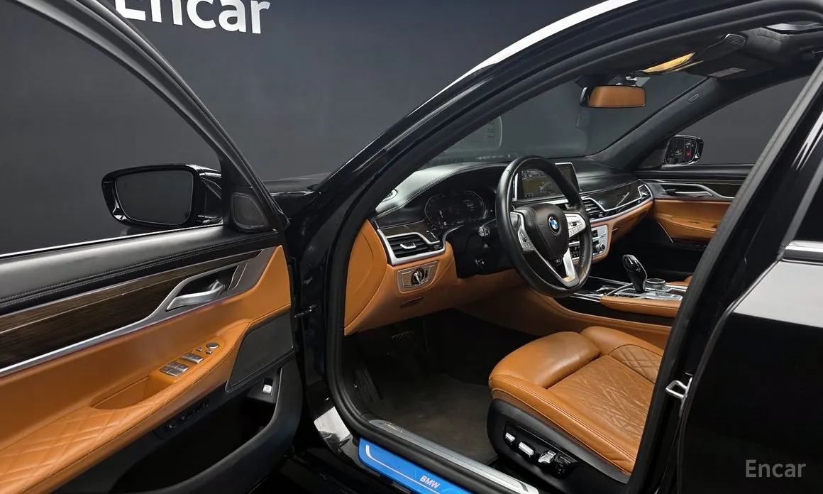 Фото 10 - BMW 7 Series