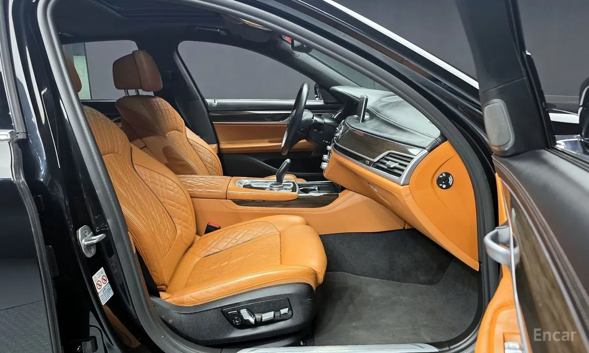 Фото 11 - BMW 7 Series