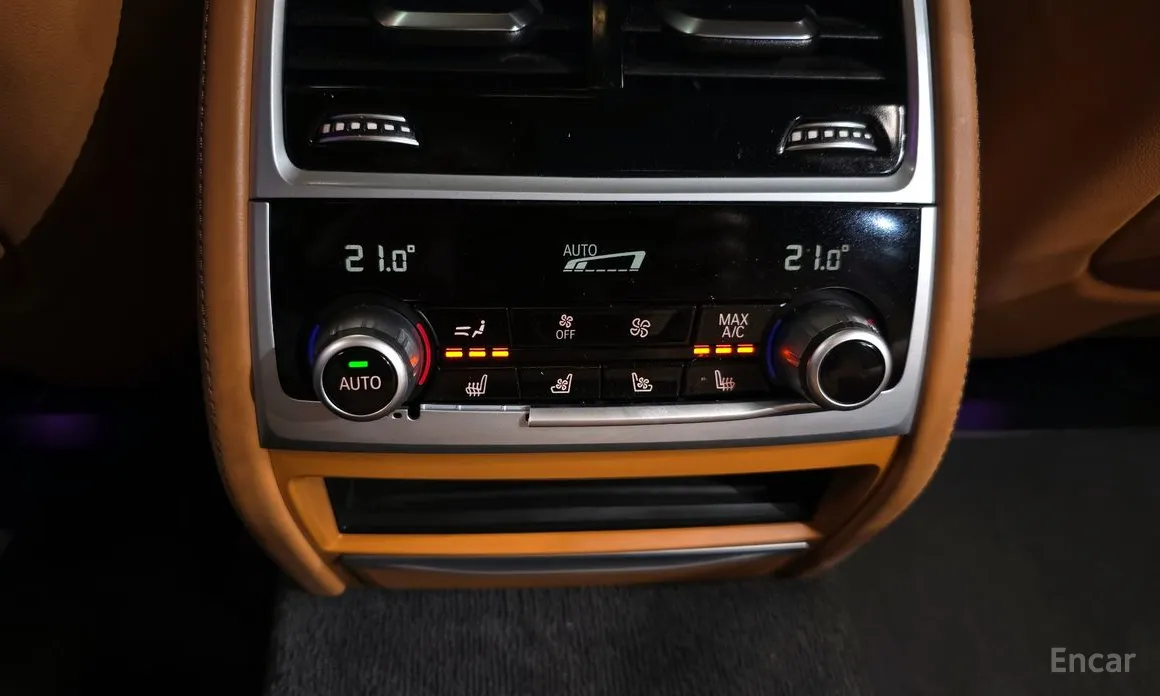 Фото 16 - BMW 7 Series