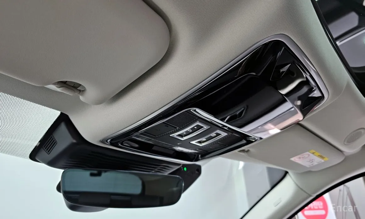 Фото 16 - Land Rover Range Rover Velar