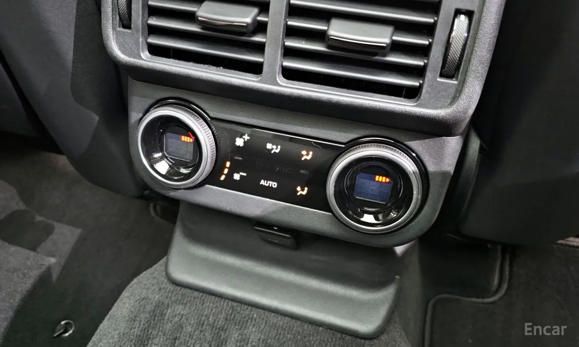 Фото 17 - Land Rover Range Rover Velar