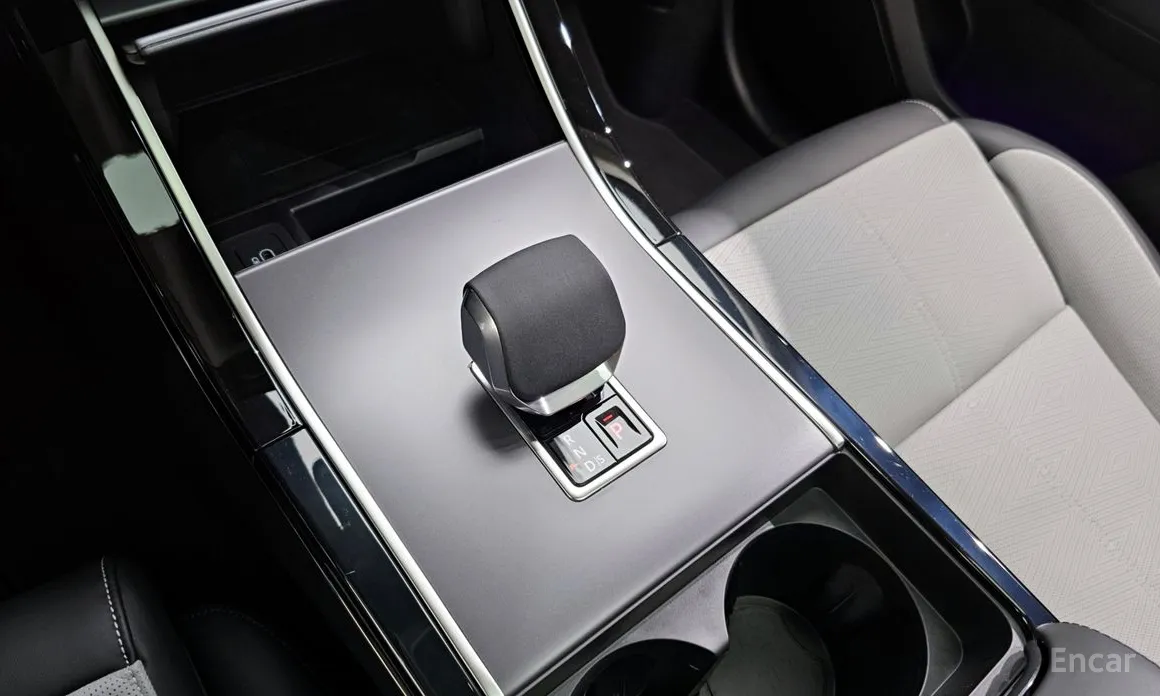 Фото 18 - Land Rover Range Rover Velar