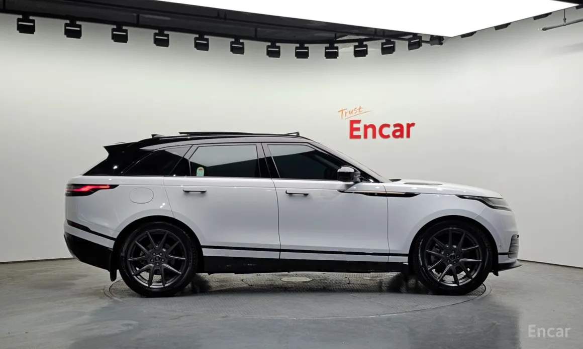 Фото 6 - Land Rover Range Rover Velar
