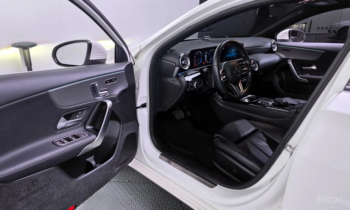 Фото 10 - Mercedes-Benz A-Class