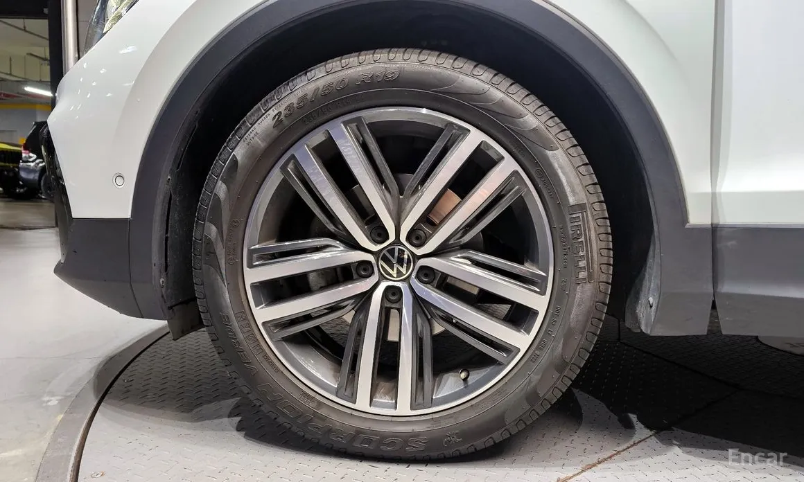 Фото 5 - Volkswagen Tiguan