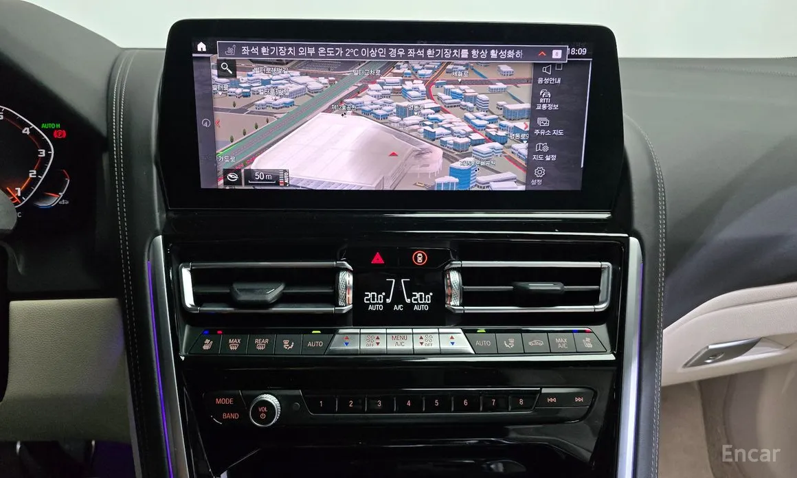 Фото 14 - BMW 8 Series