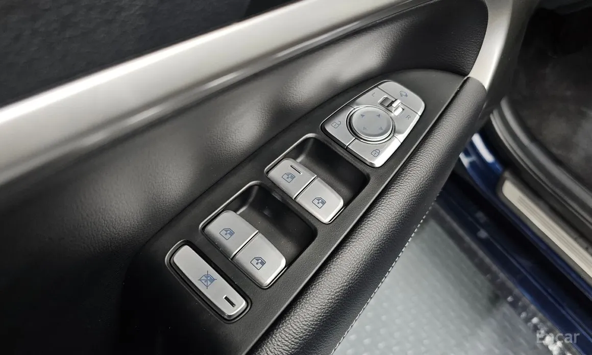 Фото 13 - Genesis G70