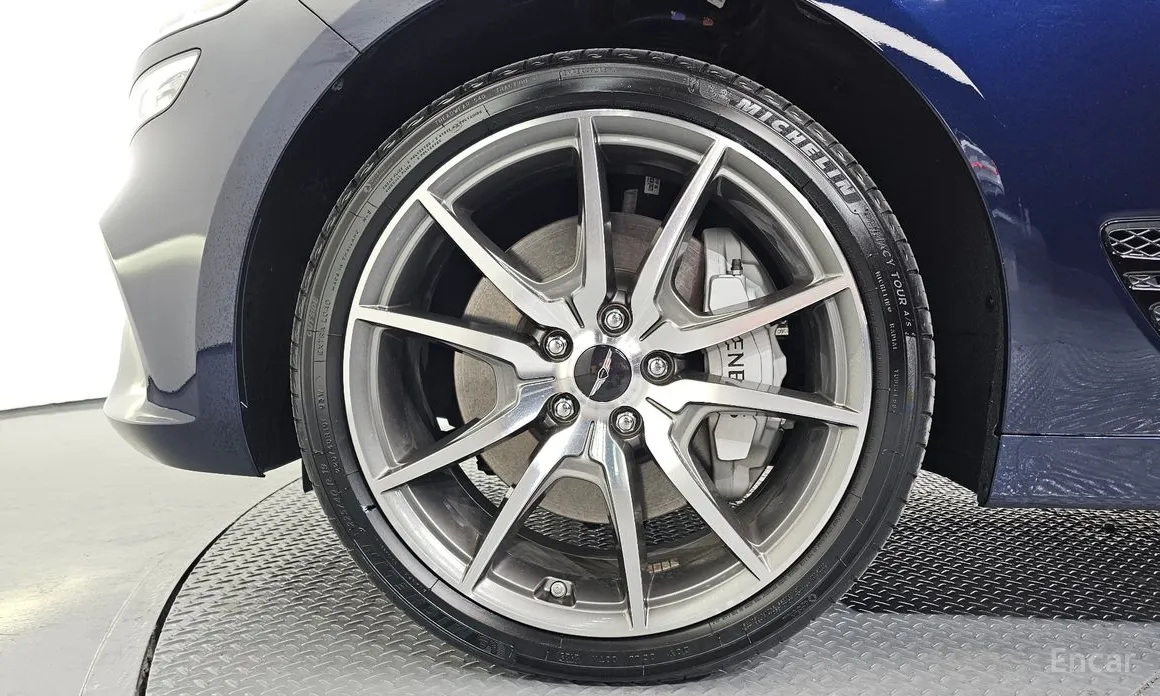 Фото 5 - Genesis G70