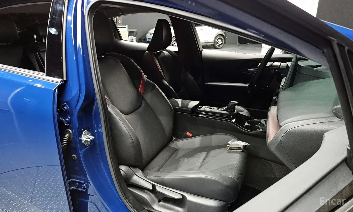 Фото 10 - Toyota Prius