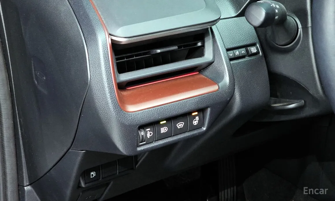 Фото 14 - Toyota Prius