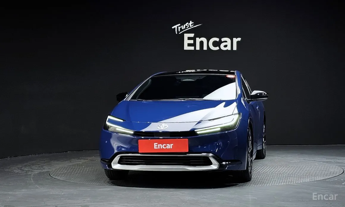 Фото 3 - Toyota Prius