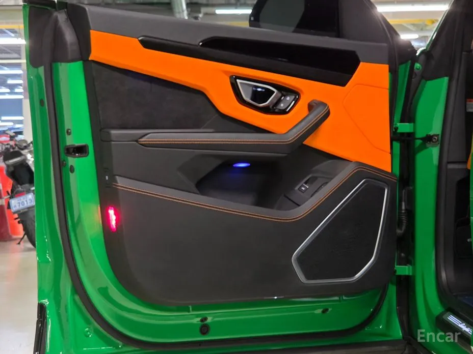 Фото 17 - Lamborghini Urus