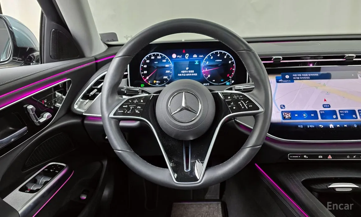 Фото 13 - Mercedes-Benz E-Class