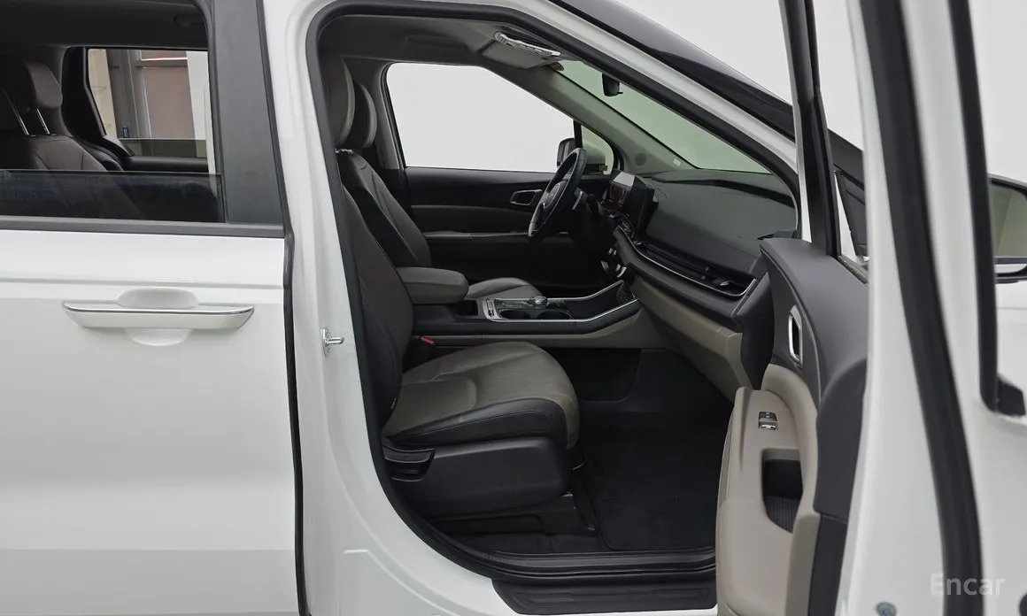 Фото 11 - Kia Carnival