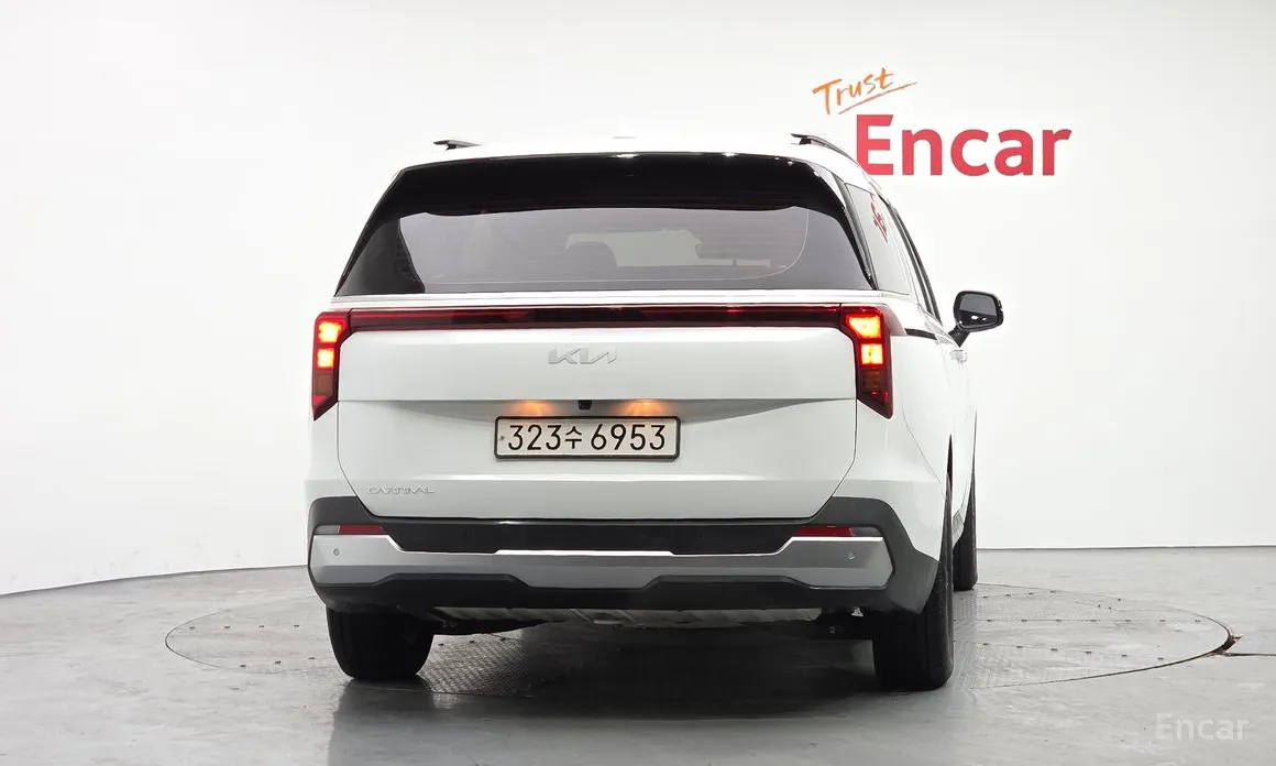 Фото 4 - Kia Carnival