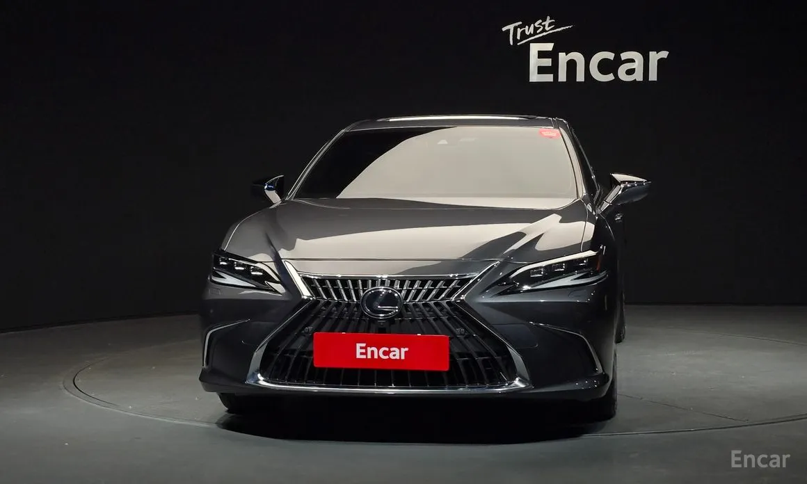 Фото 3 - Lexus ES