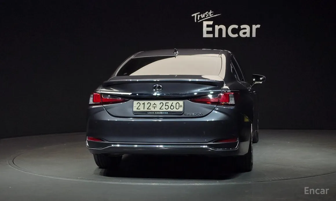 Фото 4 - Lexus ES