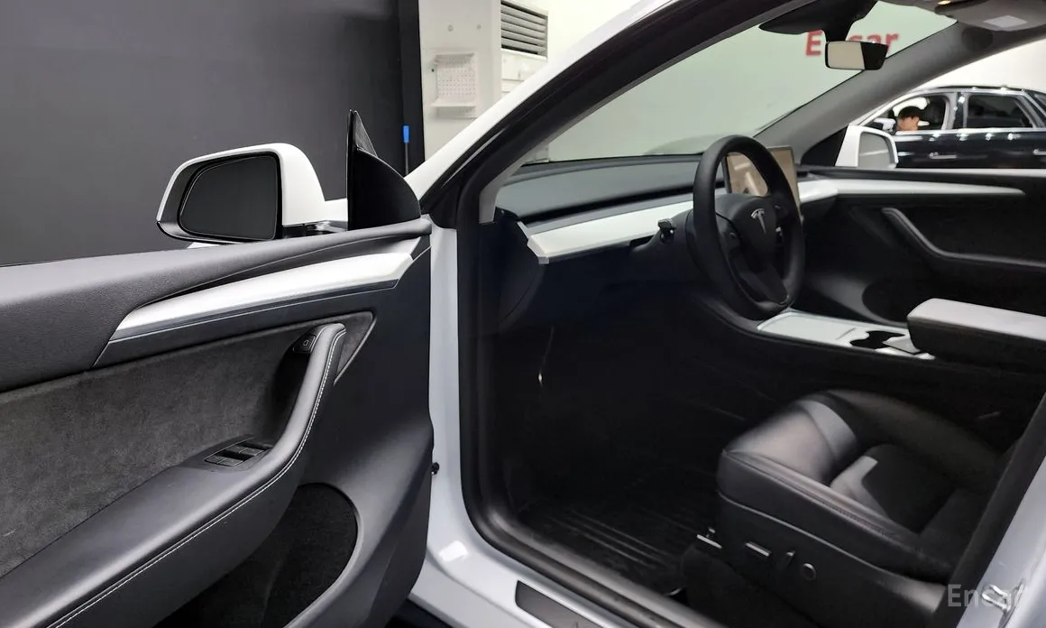 Фото 10 - Tesla Model Y