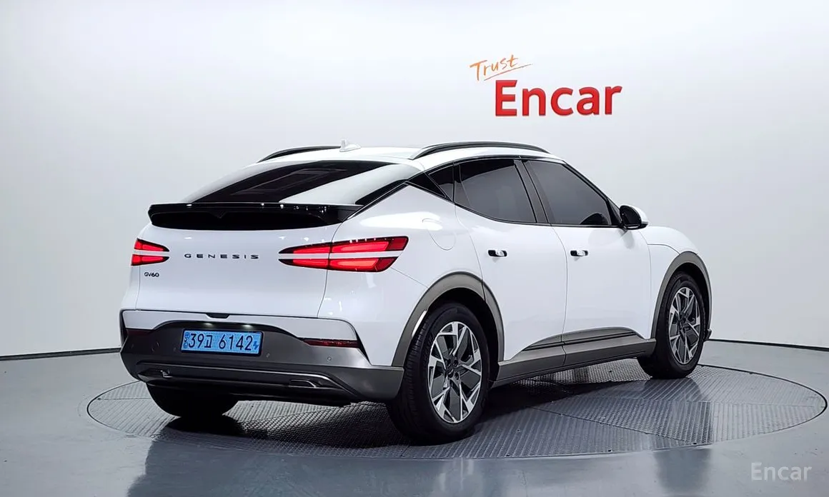 Фото 2 - Genesis GV60