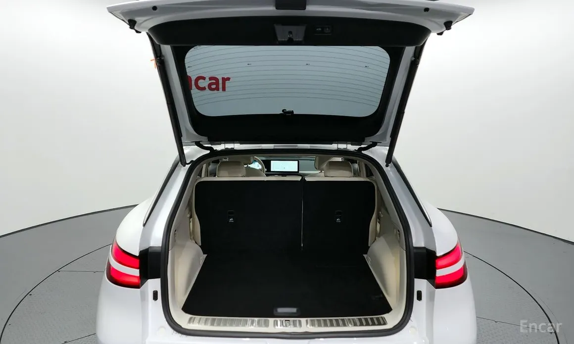 Фото 20 - Genesis GV60