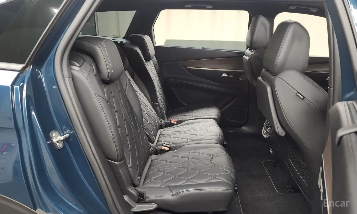 Фото 12 - Peugeot 5008