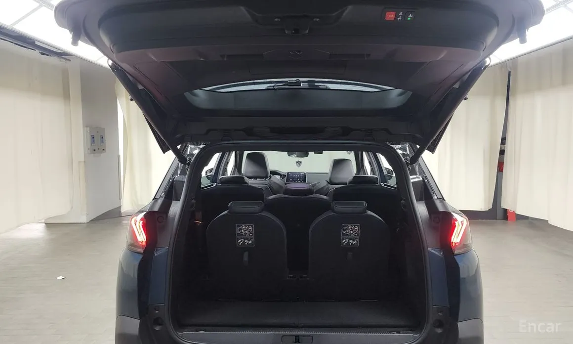 Фото 20 - Peugeot 5008