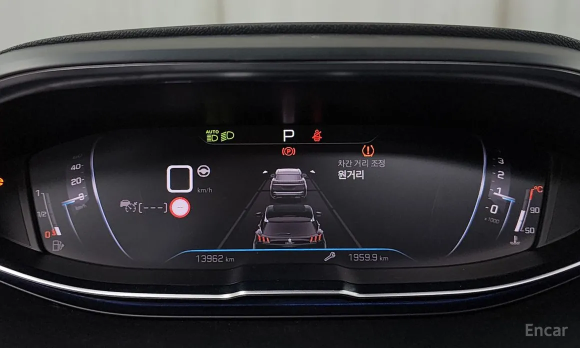 Фото 8 - Peugeot 5008