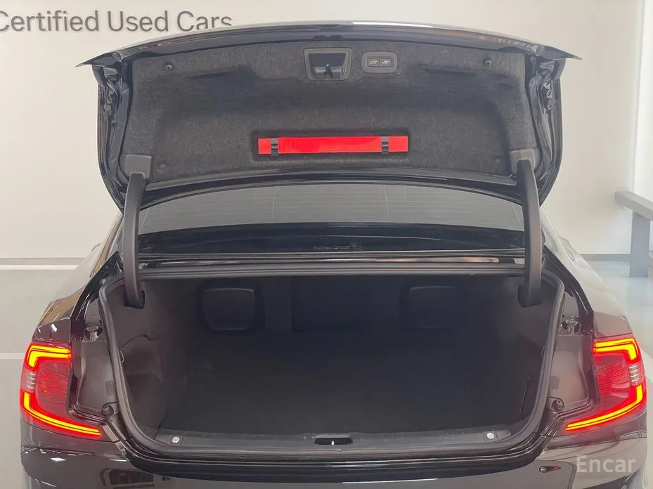 Фото 18 - Volvo S90