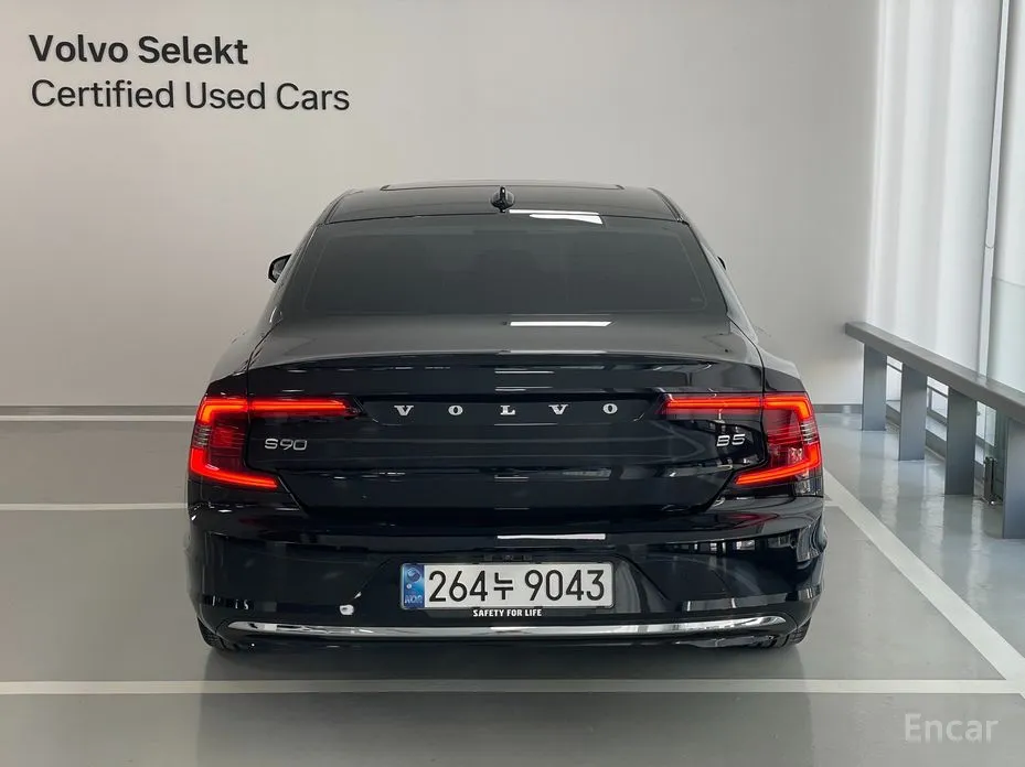 Фото 4 - Volvo S90