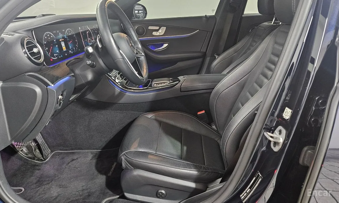 Фото 14 - Mercedes-Benz E-Class