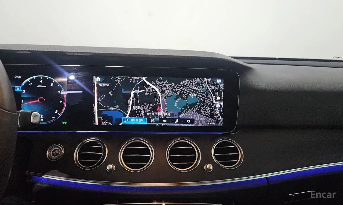 Фото 16 - Mercedes-Benz E-Class