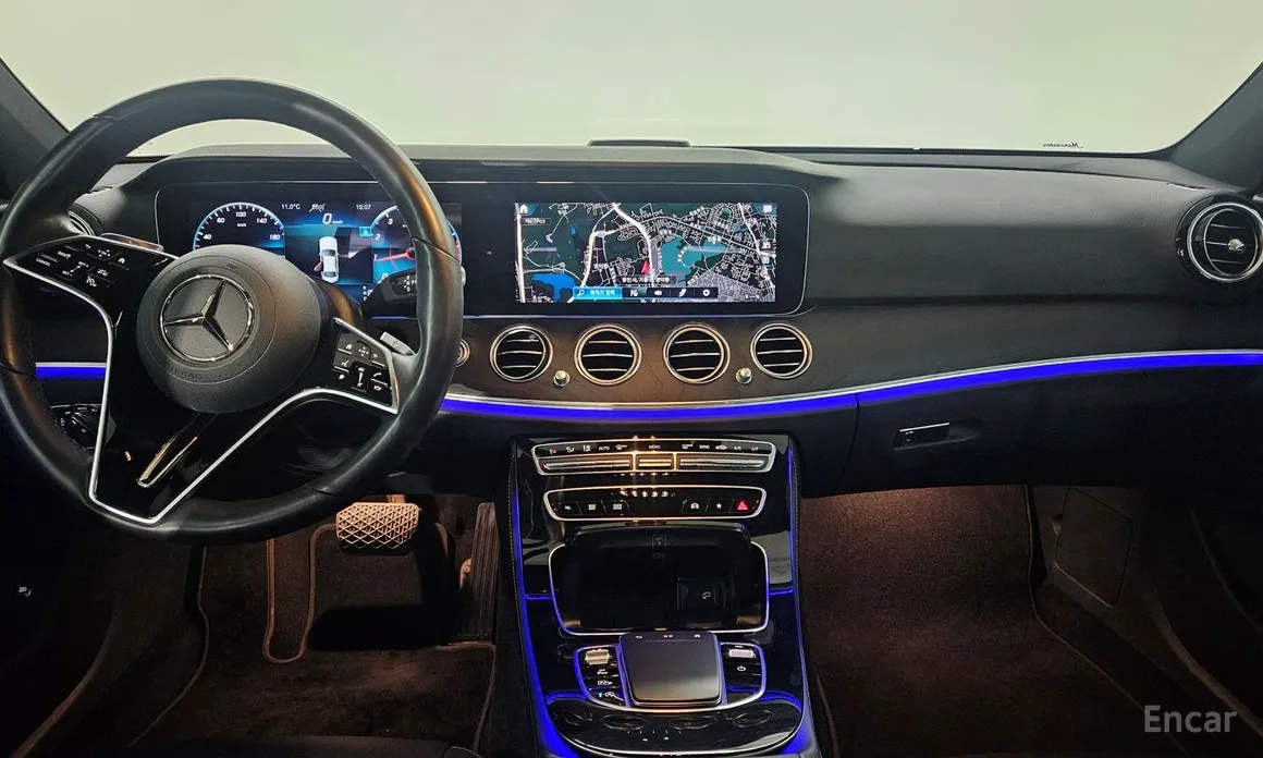 Фото 20 - Mercedes-Benz E-Class