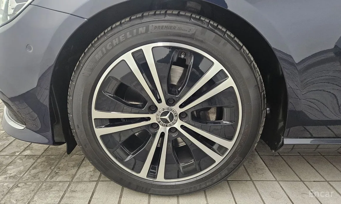 Фото 5 - Mercedes-Benz E-Class