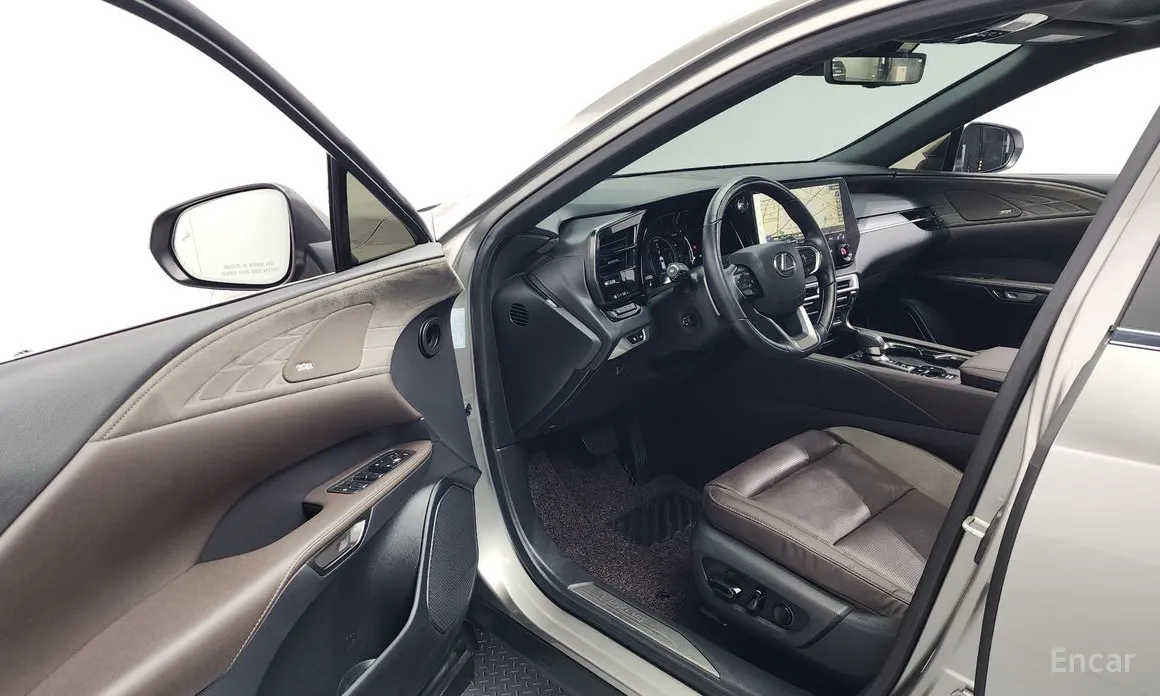 Фото 10 - Lexus RX