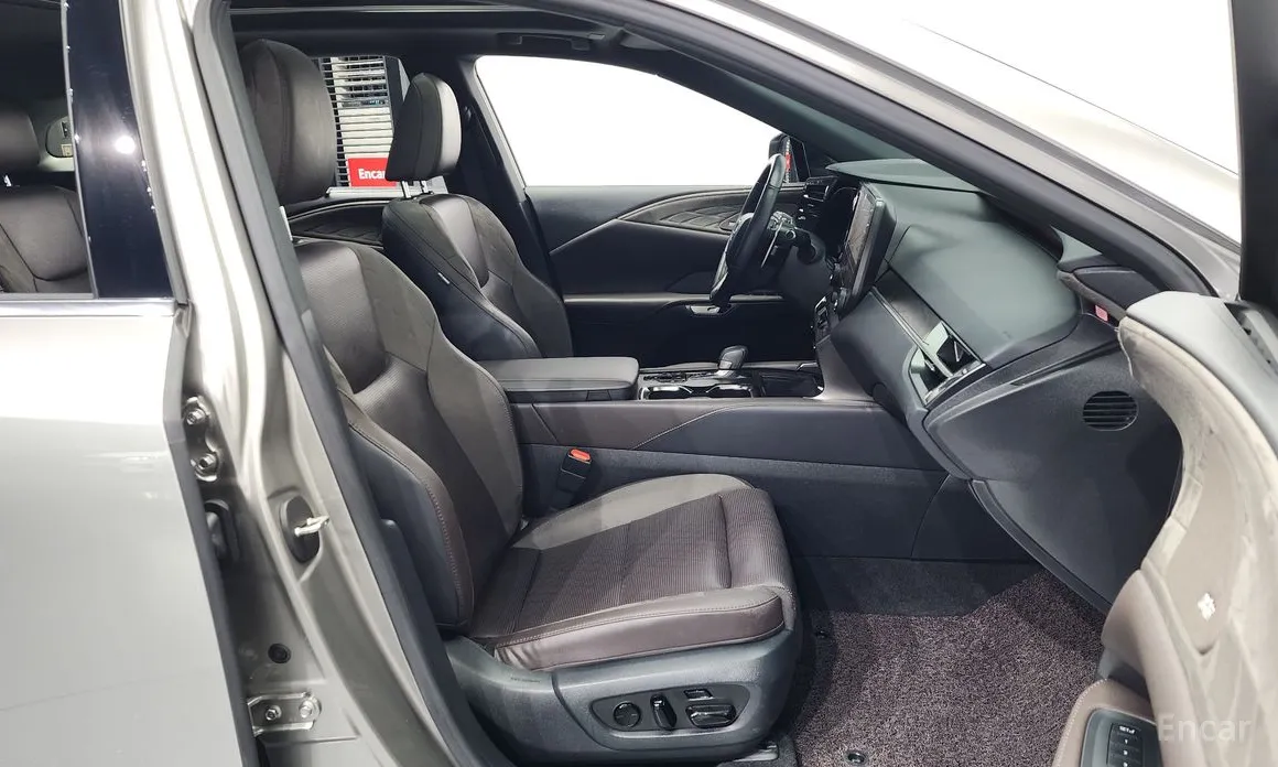 Фото 11 - Lexus RX