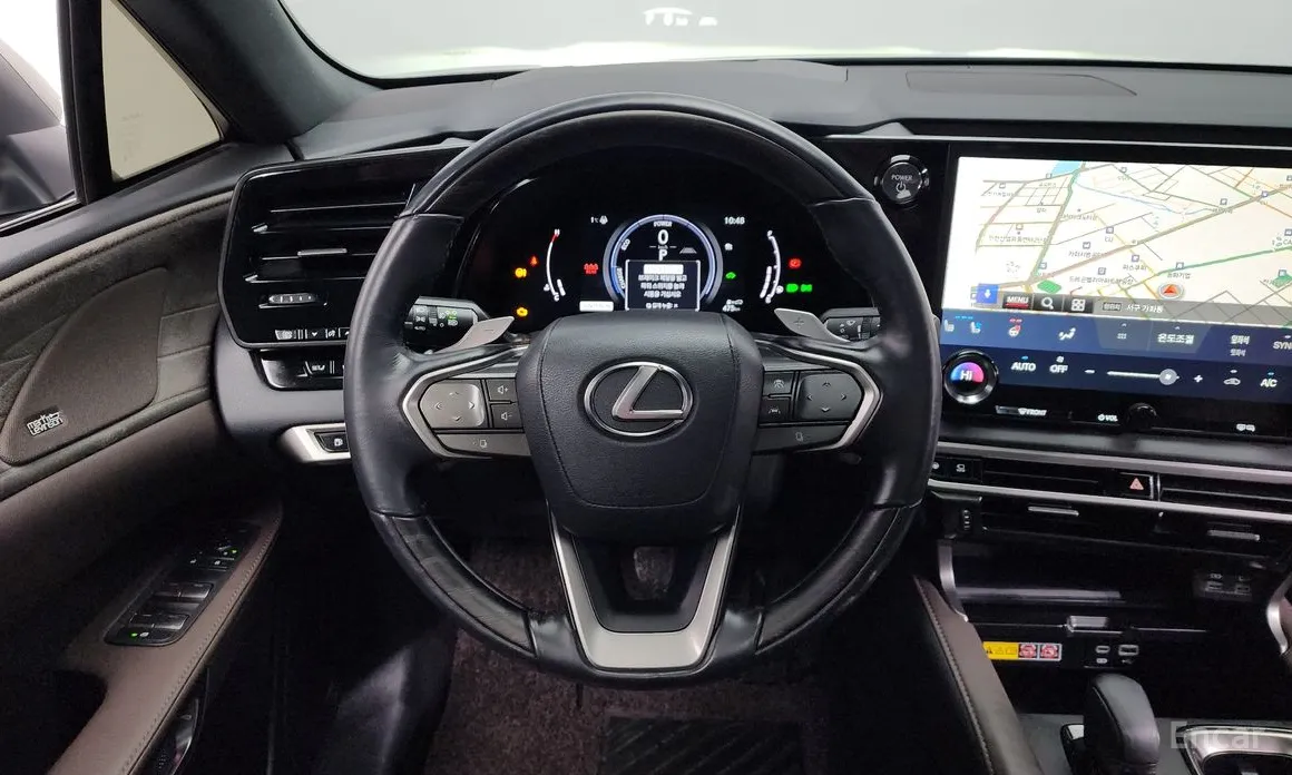 Фото 13 - Lexus RX