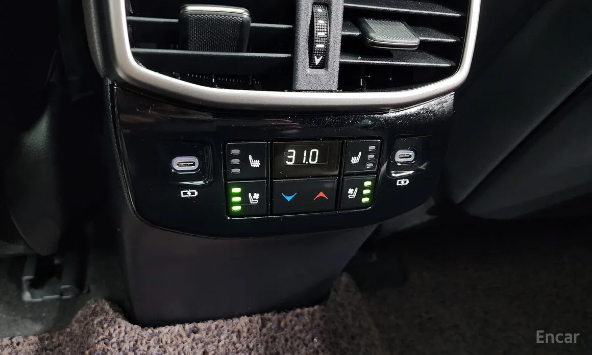 Фото 19 - Lexus RX