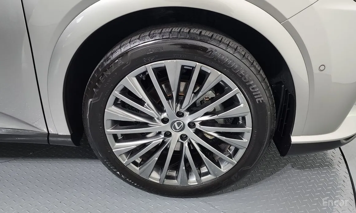 Фото 5 - Lexus RX