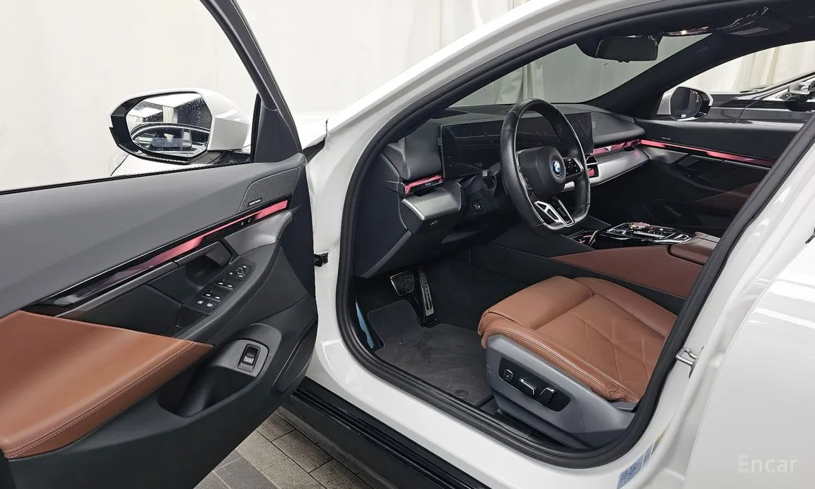 Фото 10 - BMW i5