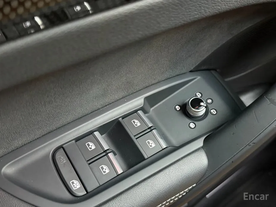 Фото 18 - Audi SQ5