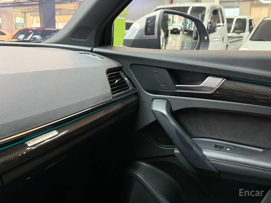 Фото 19 - Audi SQ5